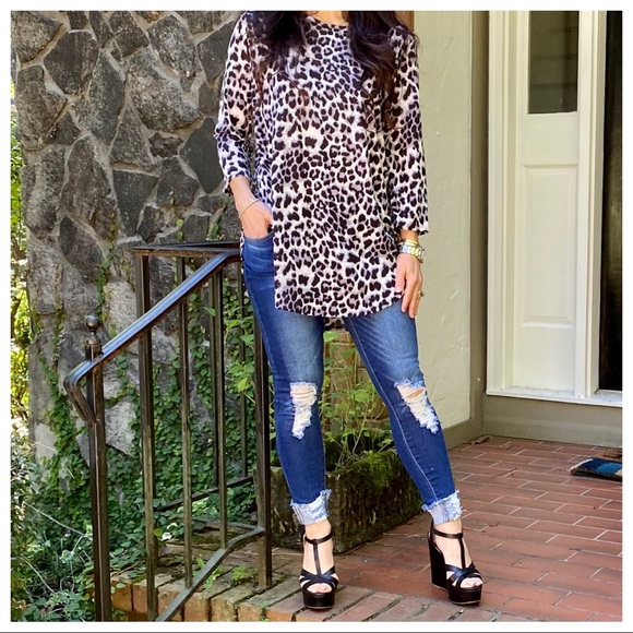 ShopEvelynne Grey Leopard loose fit chic tunic top - Picture 8 of 8